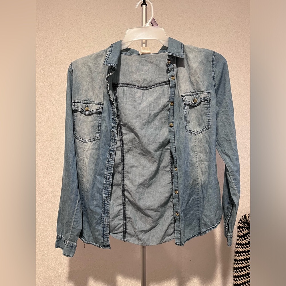 Denim Chambray Shirt. Women’s size s. Fall denim